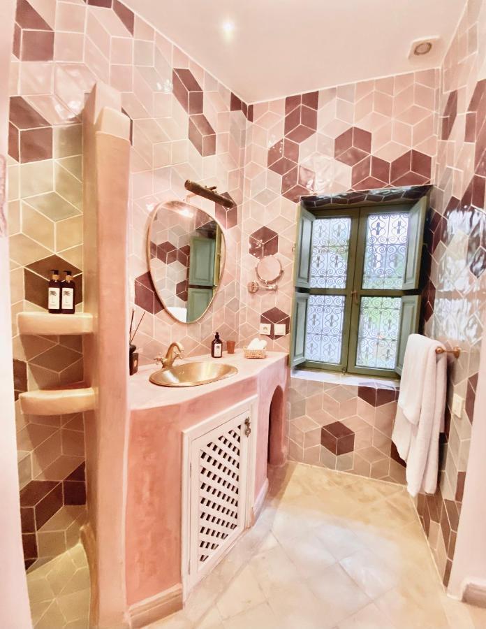 Riad Dar Adal Exclusivite 2 A 6 Personnes Petit Dejeuner Compris Place Jemaa El Fna Марракеш Экстерьер фото