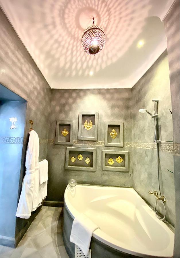 Riad Dar Adal Exclusivite 2 A 6 Personnes Petit Dejeuner Compris Place Jemaa El Fna Марракеш Экстерьер фото