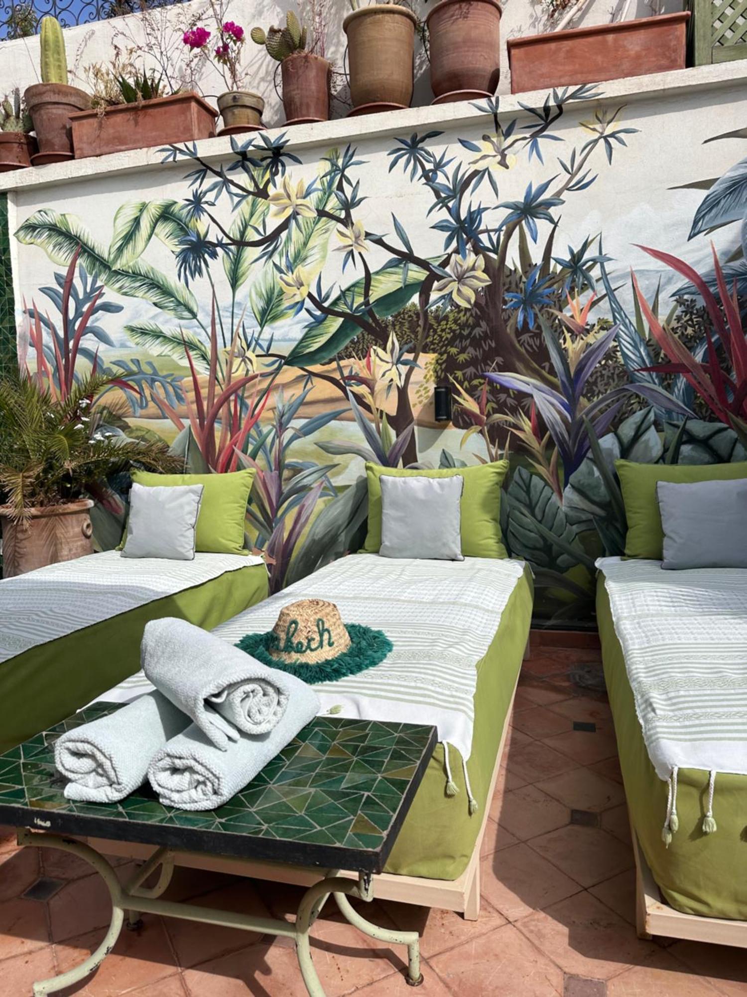 Riad Dar Adal Exclusivite 2 A 6 Personnes Petit Dejeuner Compris Place Jemaa El Fna Марракеш Экстерьер фото