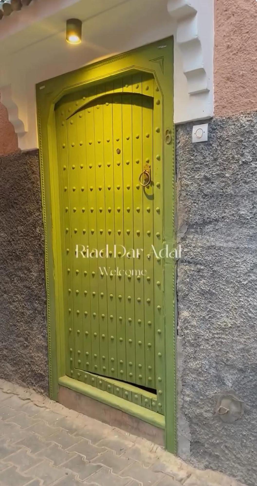 Riad Dar Adal Exclusivite 2 A 6 Personnes Petit Dejeuner Compris Place Jemaa El Fna Марракеш Экстерьер фото