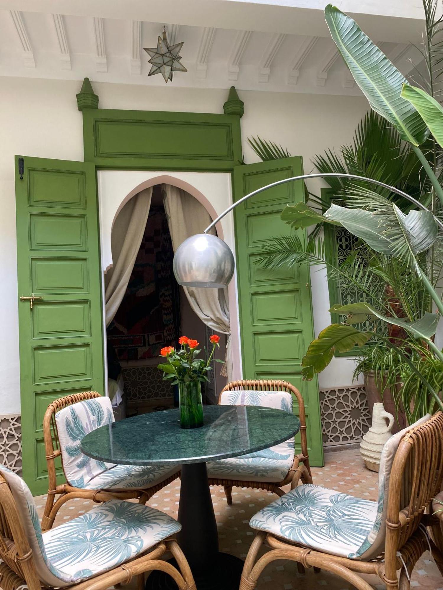 Riad Dar Adal Exclusivite 2 A 6 Personnes Petit Dejeuner Compris Place Jemaa El Fna Марракеш Экстерьер фото