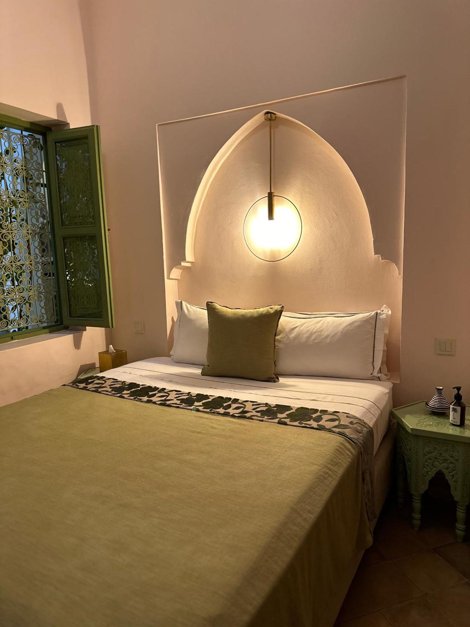 Riad Dar Adal Exclusivite 2 A 6 Personnes Petit Dejeuner Compris Place Jemaa El Fna Марракеш Экстерьер фото